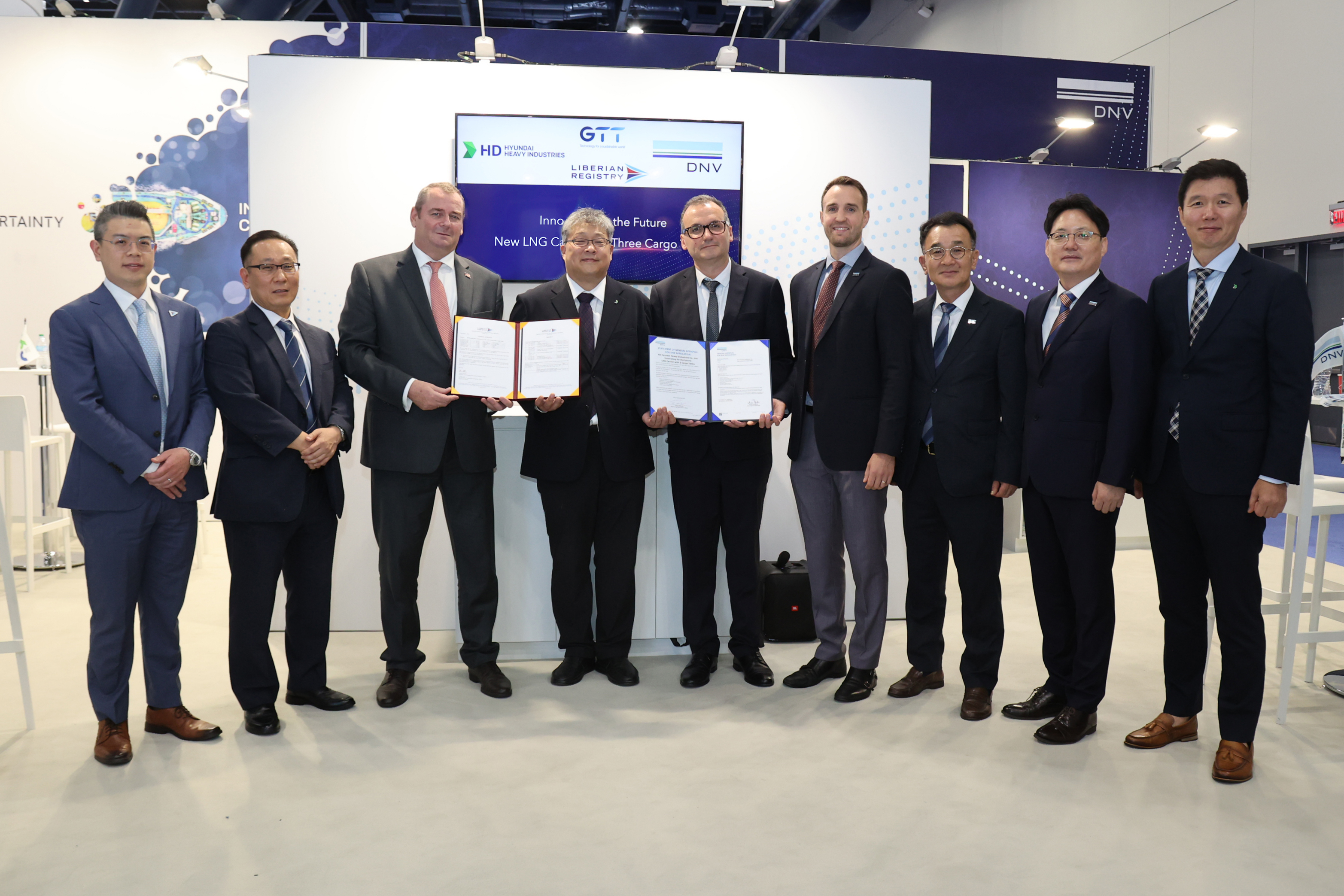 GASA award for HHI from DNV for 3 tank LNG carrier