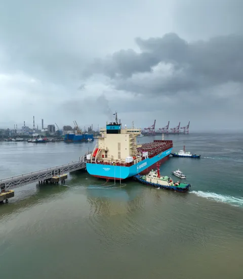Containership mooring in Ulsan