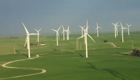 Improving the productivity of wind farms and the bankability of wind farm control
