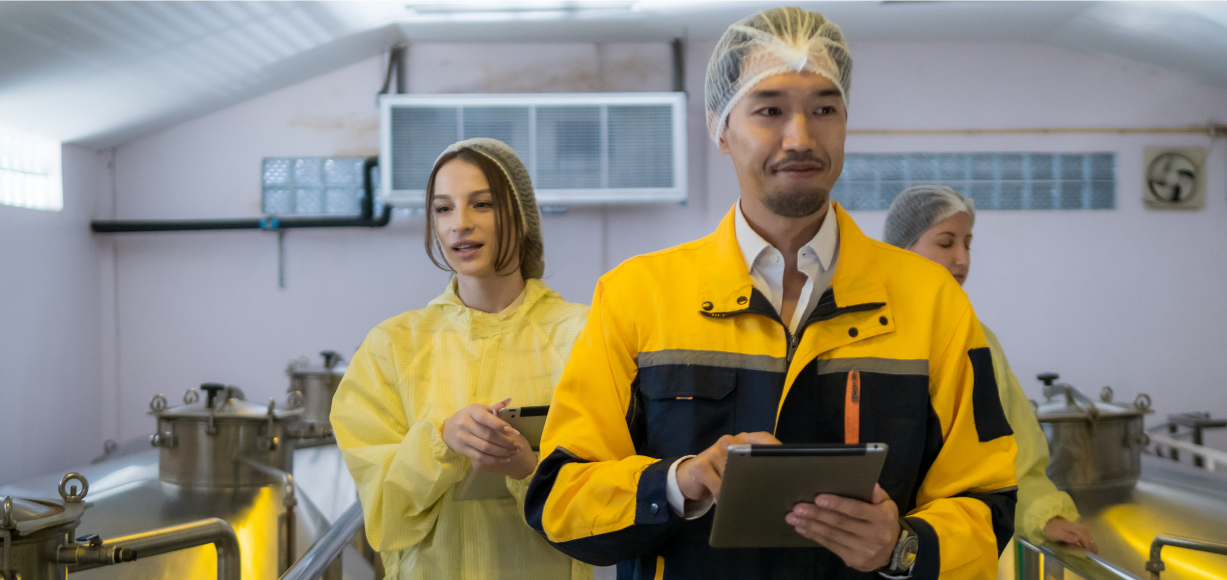 ISO digitalisation workers in laboratory