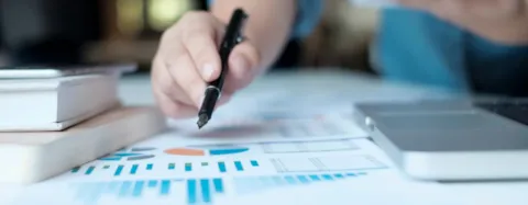 内审员分析高绩效数据