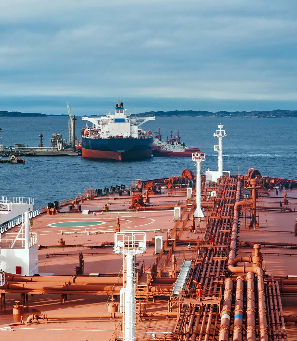 VLCCs berthing operations
