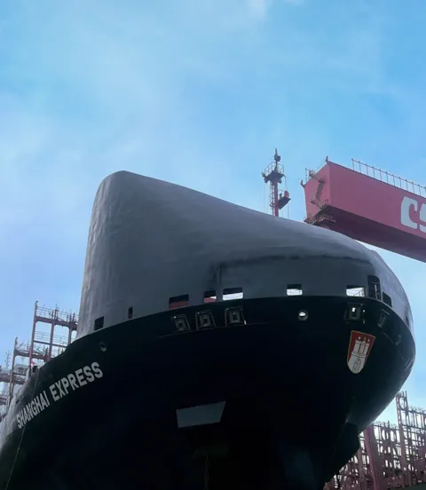 Windshield installation on Shanghai Express