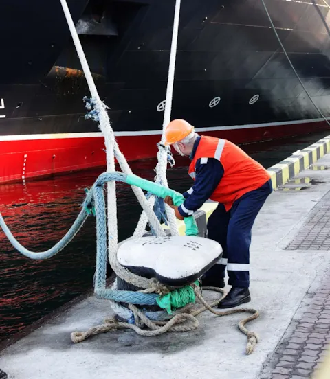 mooring gang member handling lines