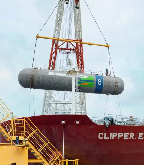 CCS tank lowered onto clipper eris