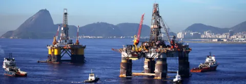 Rigs at sea