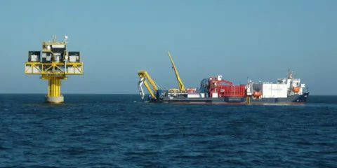 Submarine power cable verification