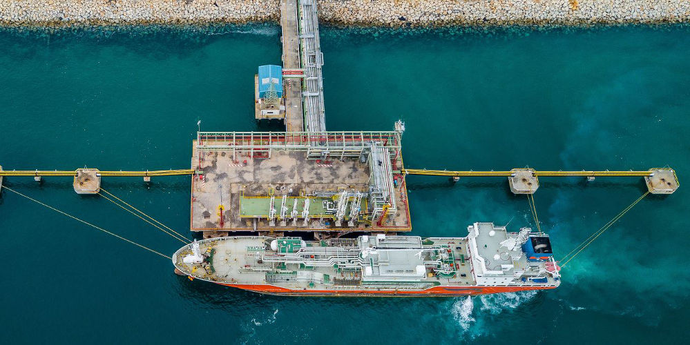 Waterfront decarbonization - electric drayage white paper