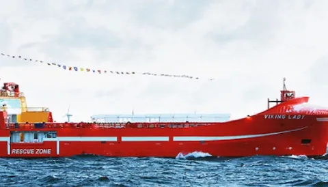 Battery and hybrid ships