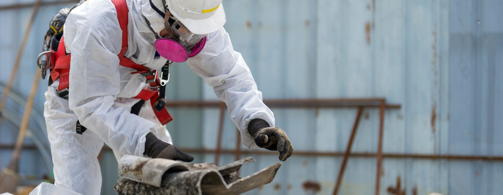 Working with asbestos roof