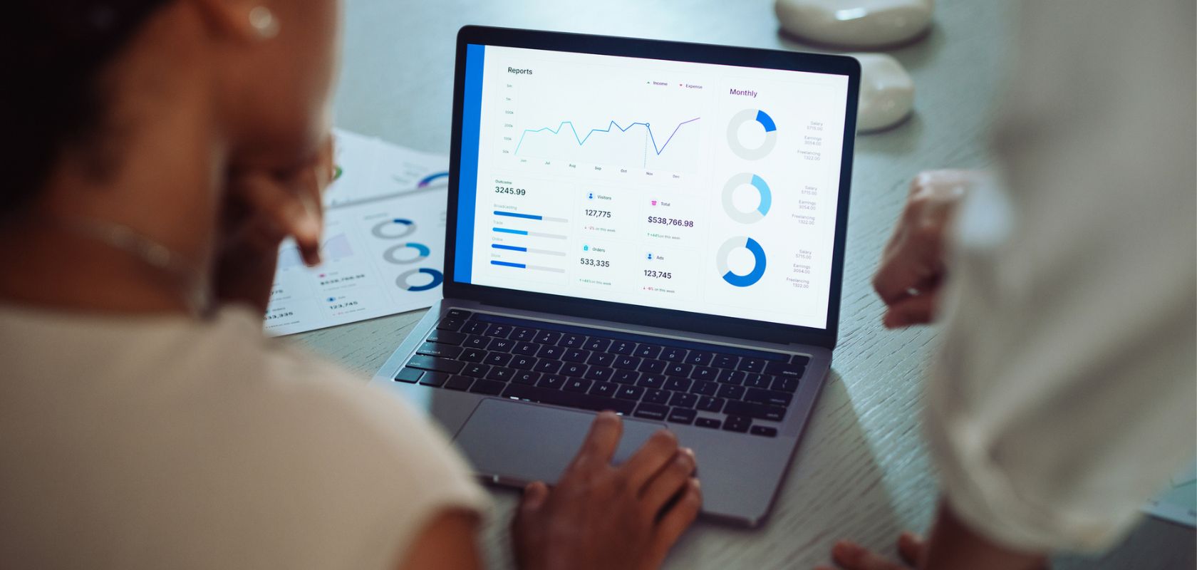 Affärsmän i verkstad