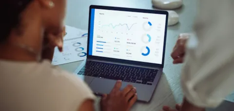 Affärsmän i verkstad