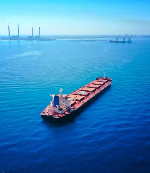 KP_Bul_312_Bulker_approaching_port