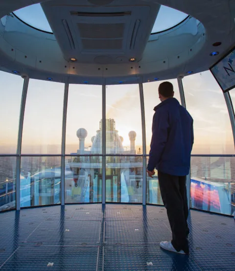 KP_Cru_302_quantum_of_the_seas_looking_ahead