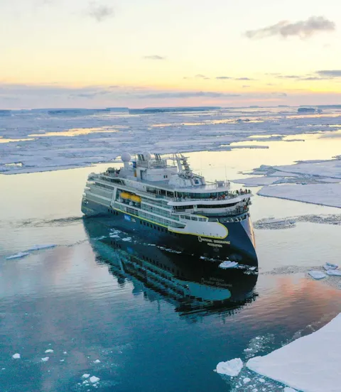 KP_Cru_489_National_Geographic_Resolution_in_Antarctica.jpg