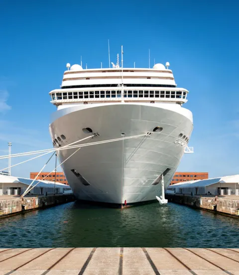 Layed up cruise ship | DNV GL - Maritime