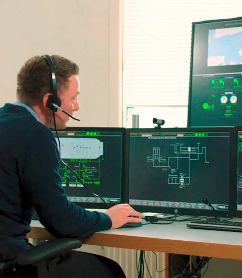 ROMAS shore-based engine control centre