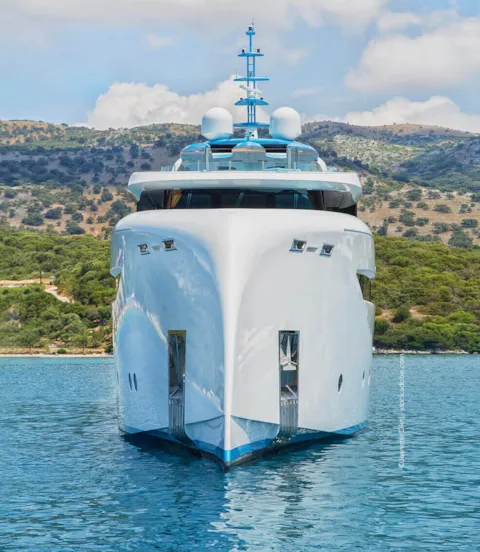 Yacht bow vie DNV GL