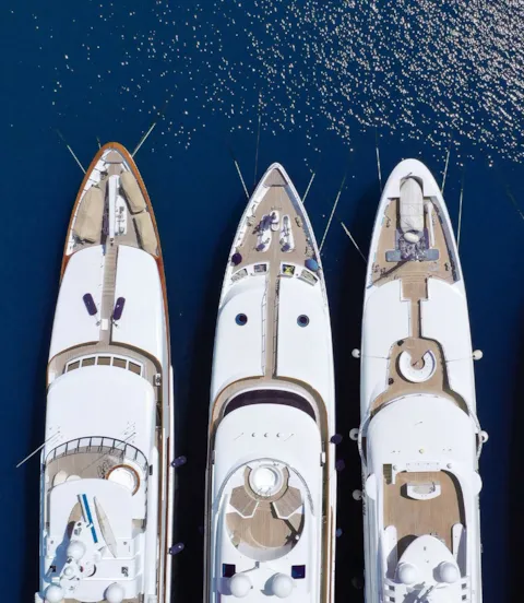 KP_Yacht_300_megayachts_at_berth