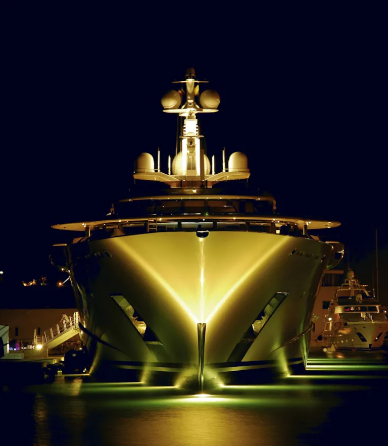 Perlorus at night