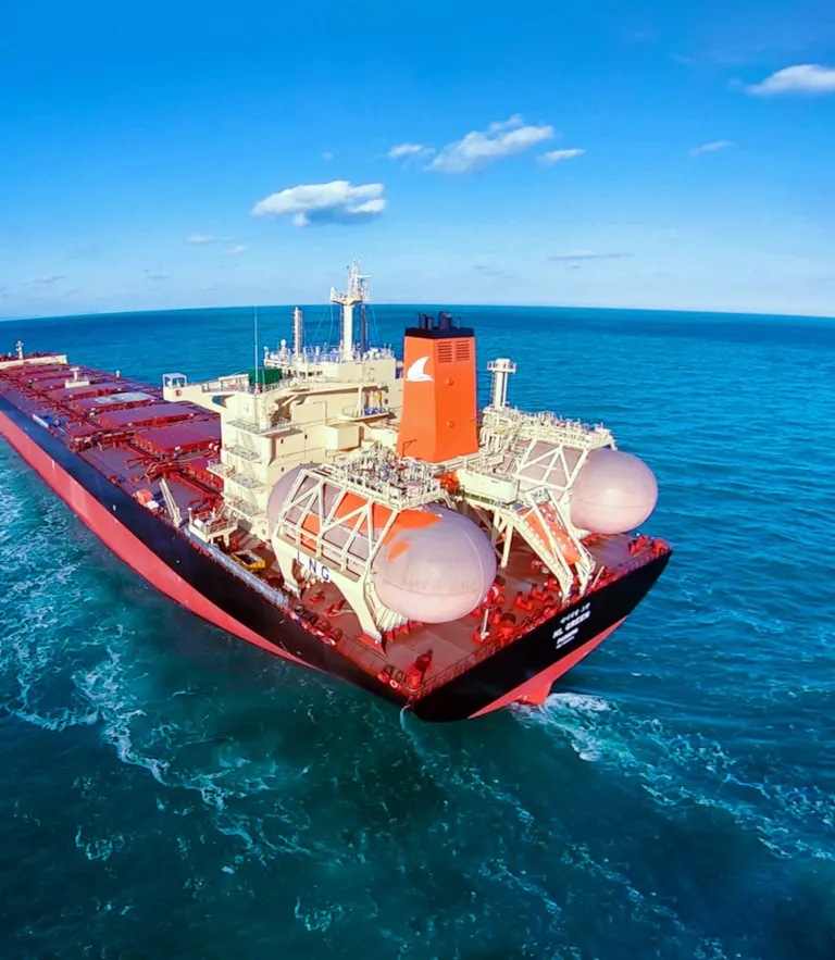 M2_Bulk_328_HL_Green_aft_view_showing_LNG_tanks