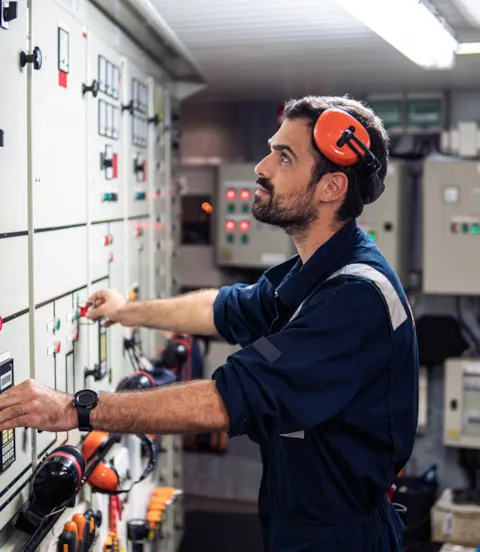 Ship technician in ER | DNV GL - Maritime
