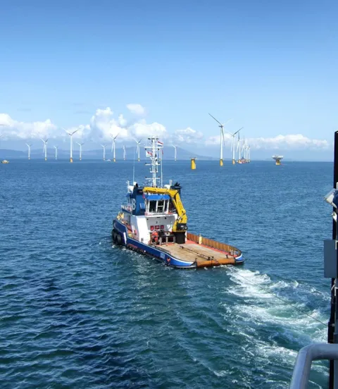 SOV_conducting_operations_at_wind_farm.jpg