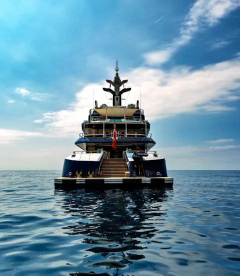 M2_stern_view_of_megayacht