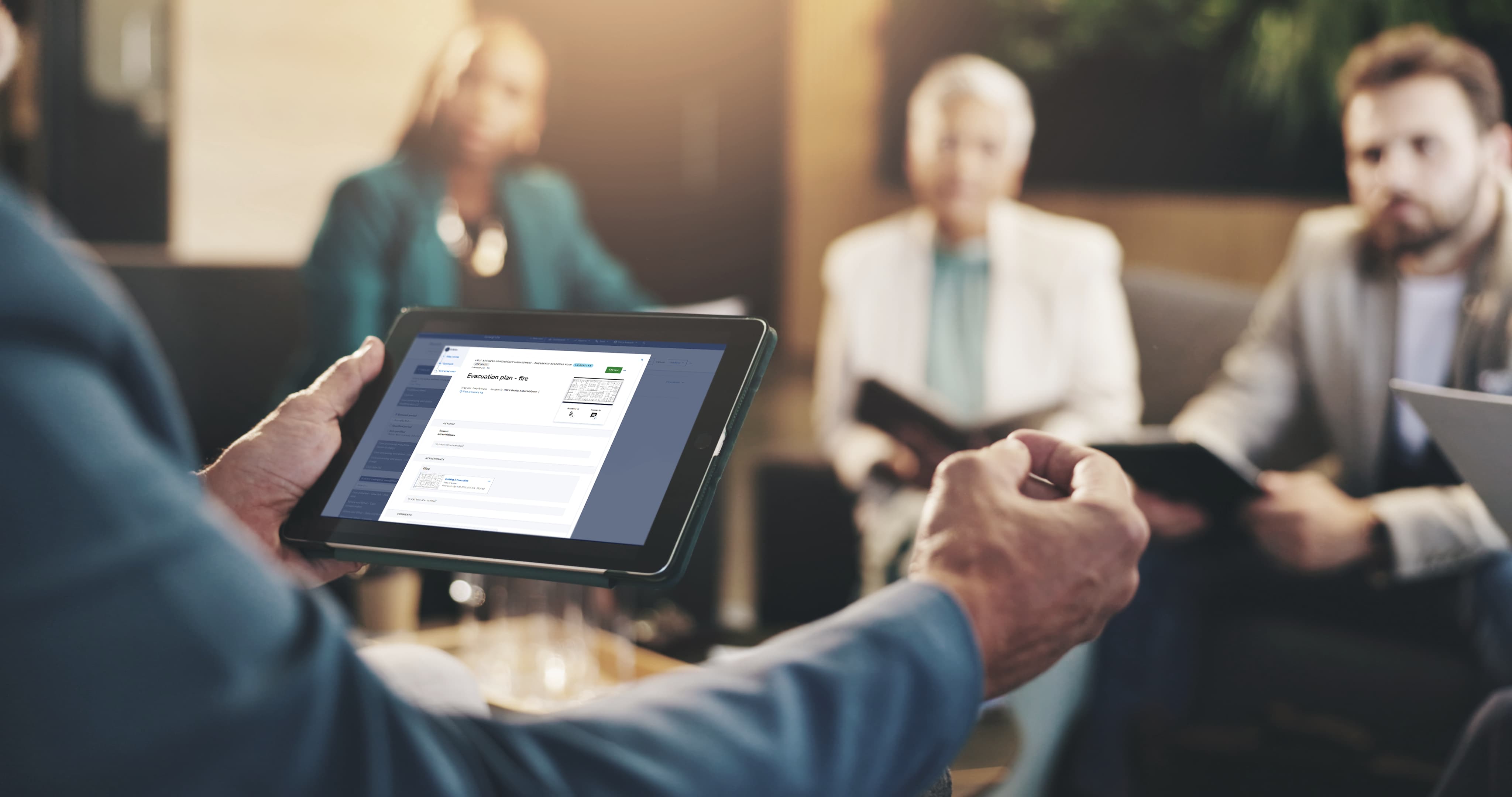 business continuity software in team meeting