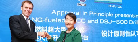 Dsic DNV GL presents DSIC with world’s first AiP for LNG-fuelled VLCC design