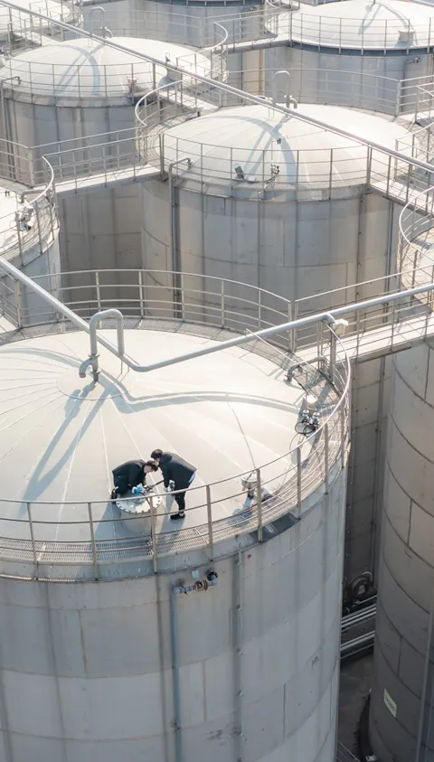 Storage tanks