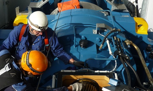 End-of-warranty inspection in a wind turbine nacelle