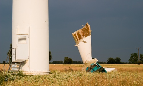 Failure investigation of a broken wind turbine blade