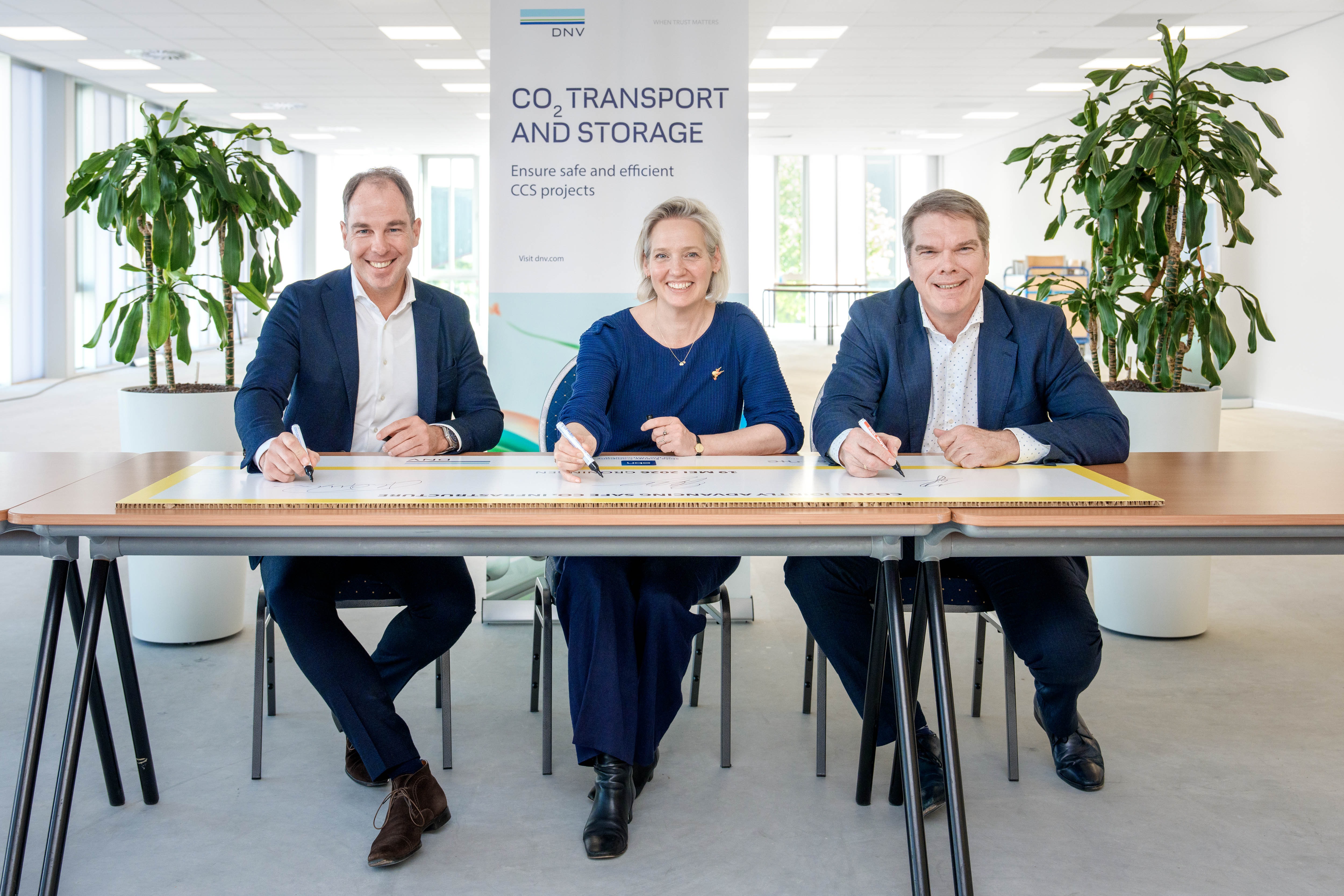 CO2RE signing ceremony