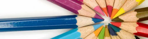 färgade pennor