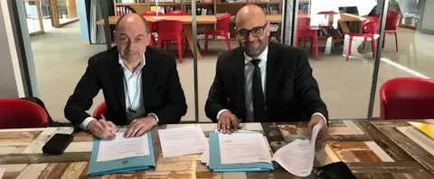 contract signing