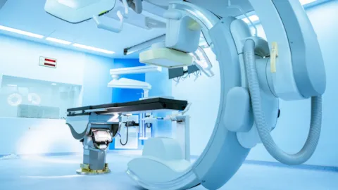 Advanced medical imaging equipment in a clean, modern hospital environment, representing DNV MEDCERT’s medical device and IVD certification expertise.