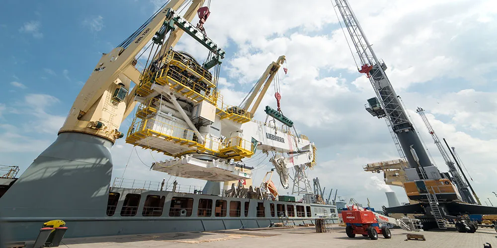 Simulation of marine operations training