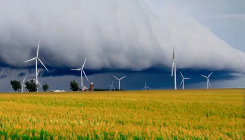 Alleviating cyclone and earthquake challenges for wind farms