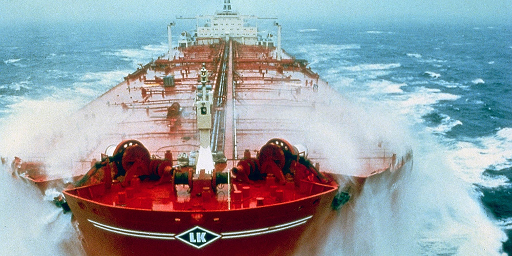 Sesam HydroD - Waveship software for sea-keeping analysis of ships by strip theory