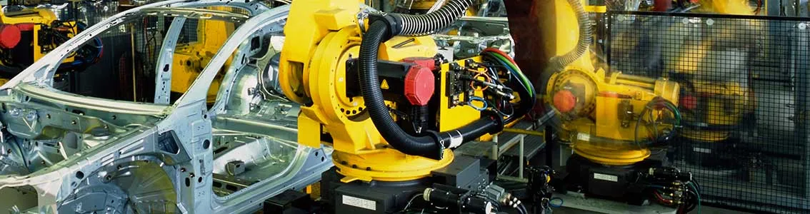 produktionslinje fordonstillverkning - chassi och robot