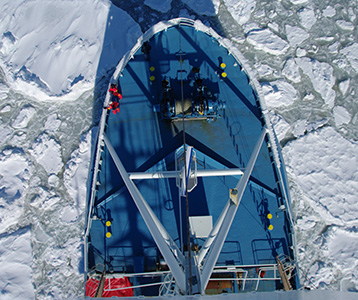 Vessel in artic waters that needs to comply with IMO Polar Code