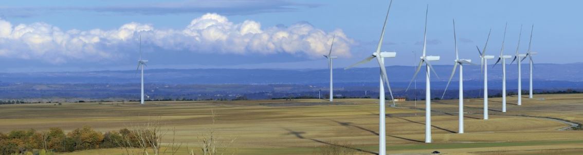 Wind farm monitoring and optimization based on operational data 